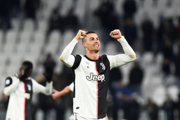 Ronaldu Messini qabaqlayaraq tarixin ən yaxşı futbolçusu oldu